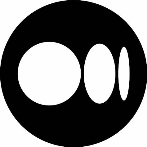 Medium Logo